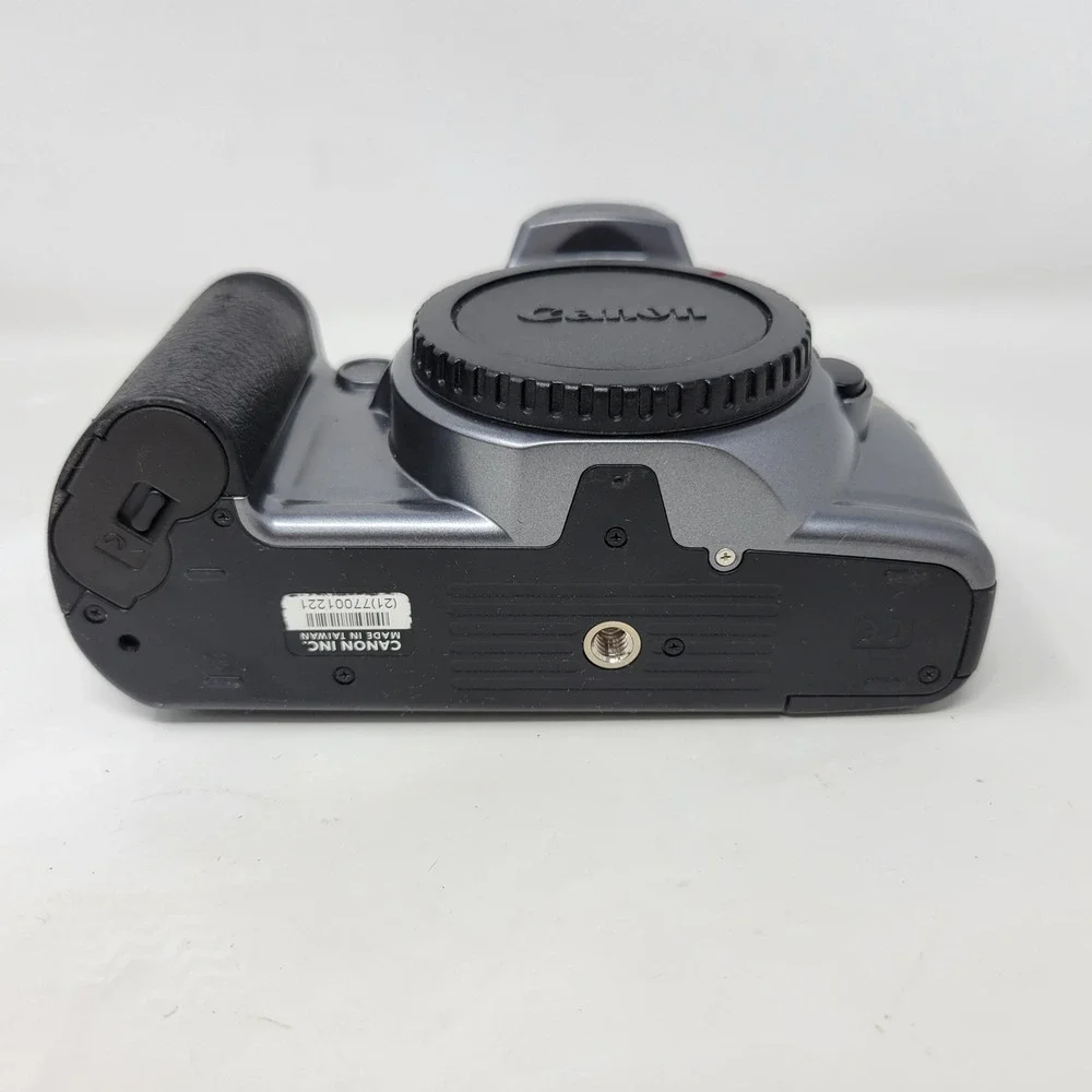 Canon EOS Rebel GII 35mm SLR Film Camera Body Silver Gray Retro Vintage